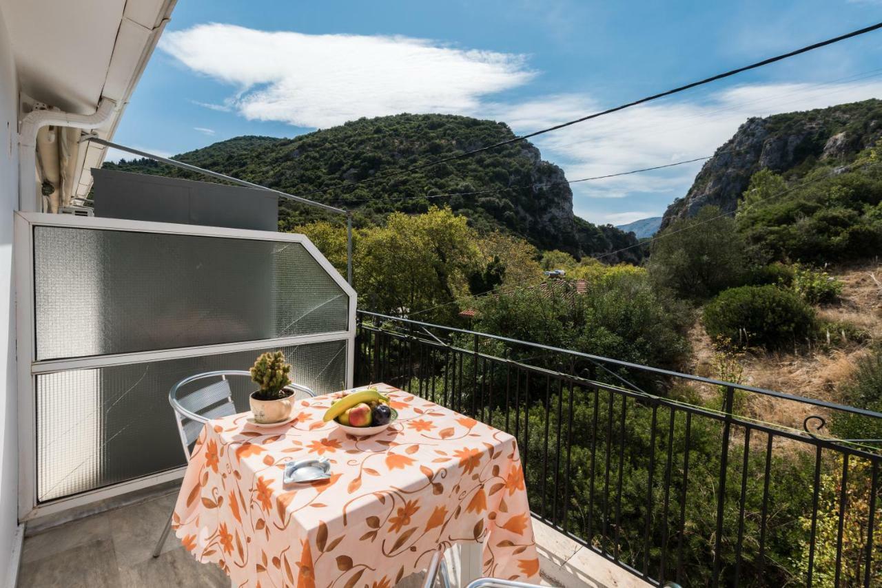 Areti Apartments Poros  Bagian luar foto