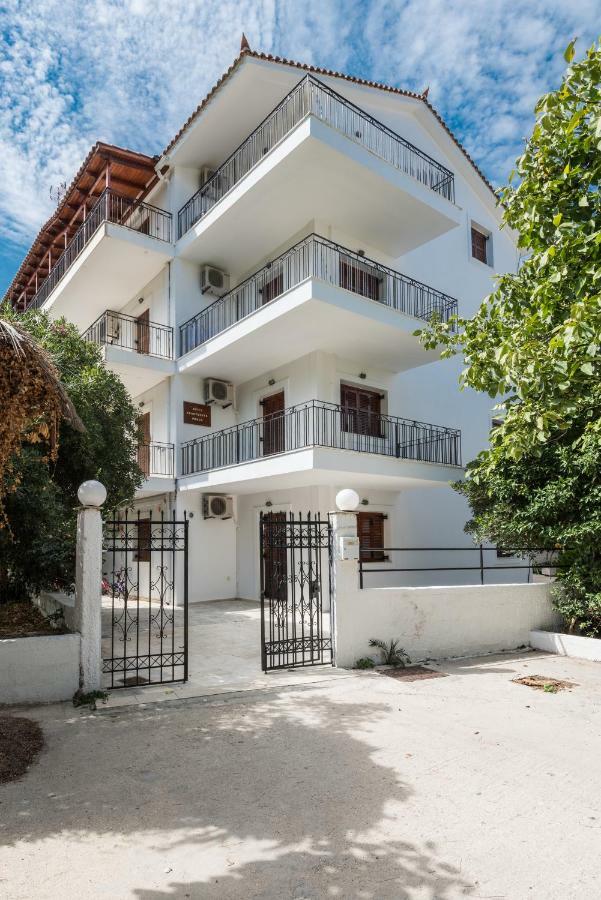 Areti Apartments Poros  Bagian luar foto