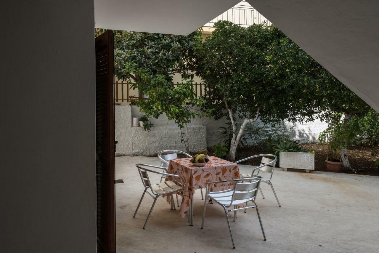 Areti Apartments Poros  Bagian luar foto